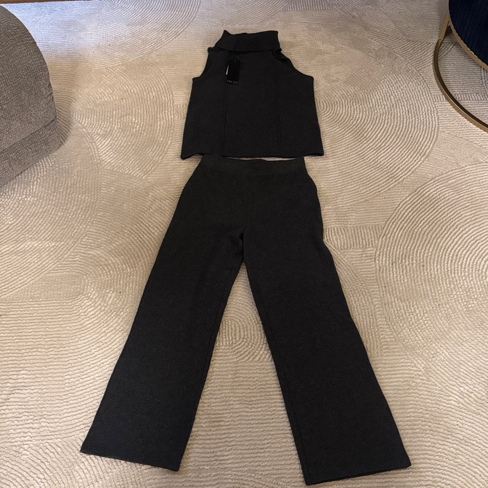 Grey Sleeveless 2pc Set